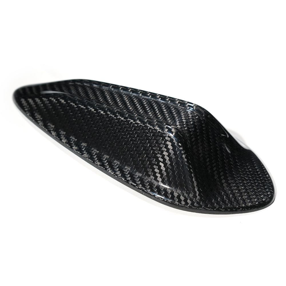 M4 - G82/G83: Pre-Preg Dry Carbon Fibre Antenna Cover 23+