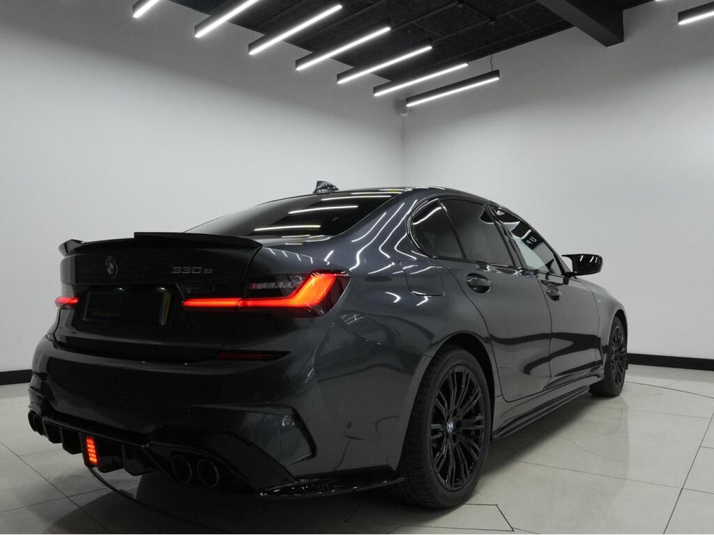 3 Series - G20 Pre-Facelift: Gloss Black LED Diffuser 19-22