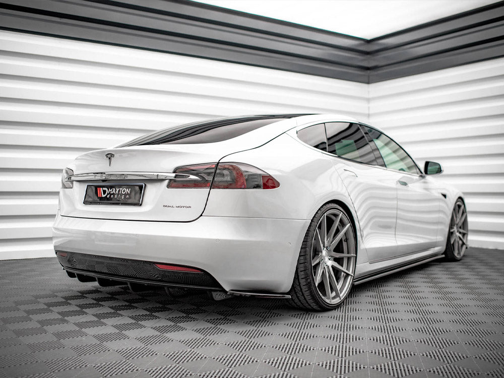 Model S: Gloss Black Maxton Rear Diffuser 16-20