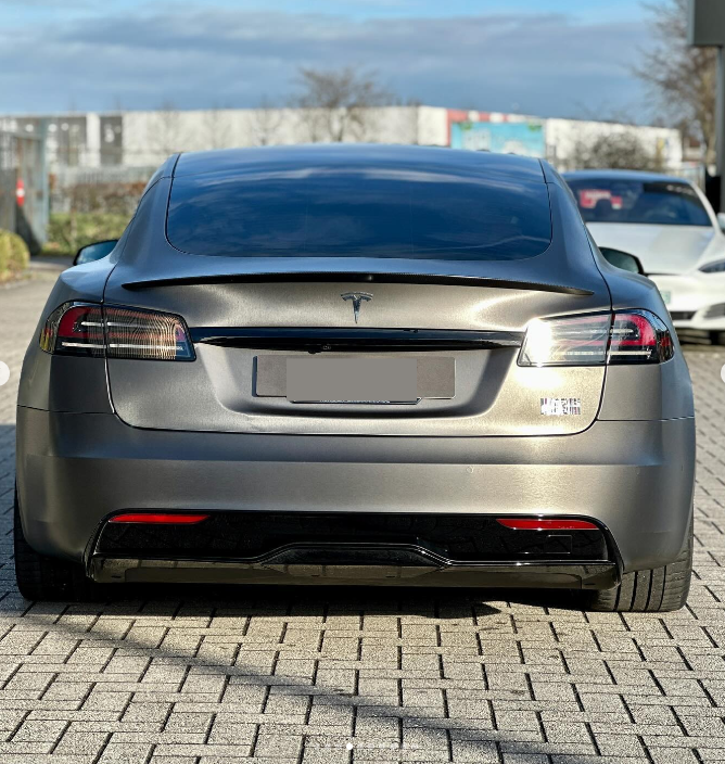 Model S: Dry Carbon Fibre Performance Style Rear Spoiler 16+