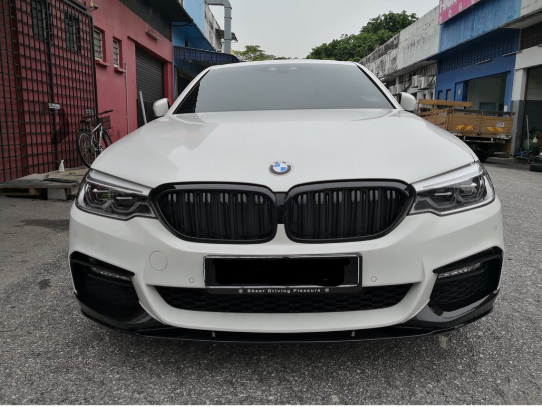 5 Series - G30 Pre-Facelift: Gloss Black Performance Style Splitter 17-20