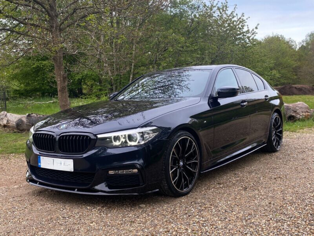 5 Series - G30 Pre-Facelift: Gloss Black Performance Style Splitter 17-20