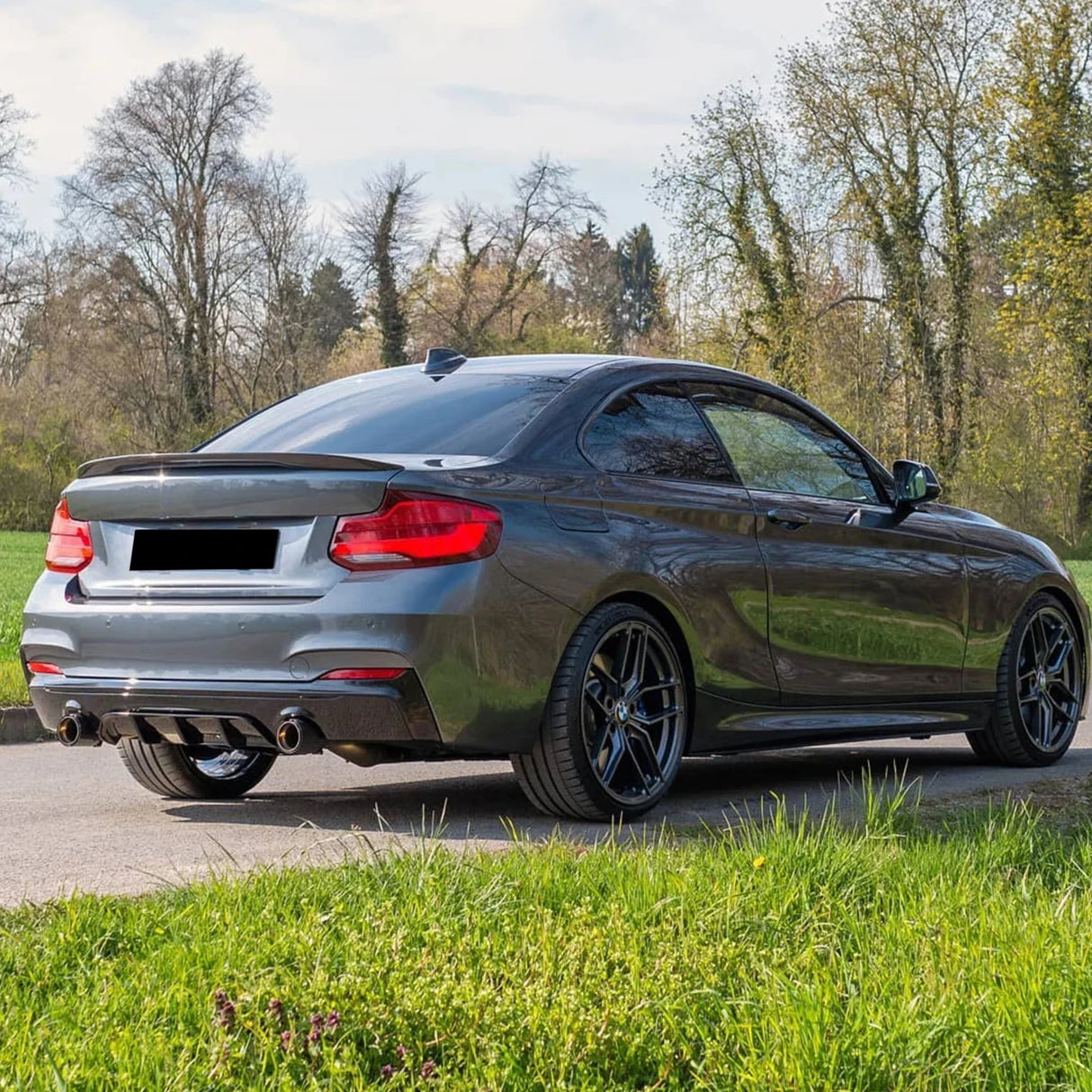 2 Series - F22/F23: Gloss Black Dual Exhaust Diffuser 14-21