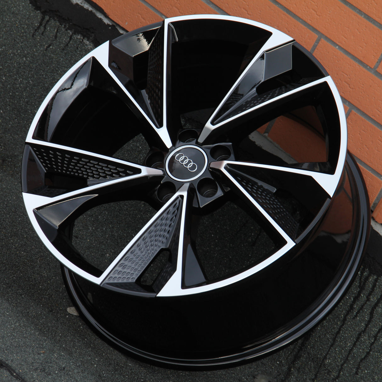 A4 - B9: 19" Diamond Cut RS7 Style Alloy Wheels 16+