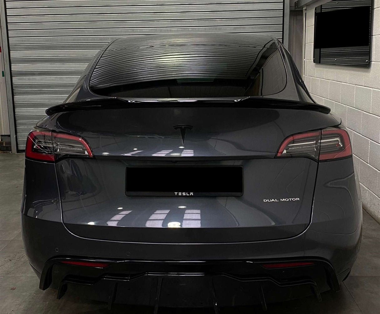 Tesla Model Y: Gloss Black Body Kit 19-23